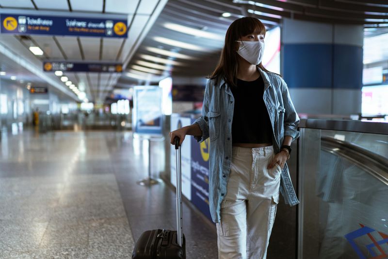 15 Smart Ways to Make the Most of Your Time at the Airport Terminal