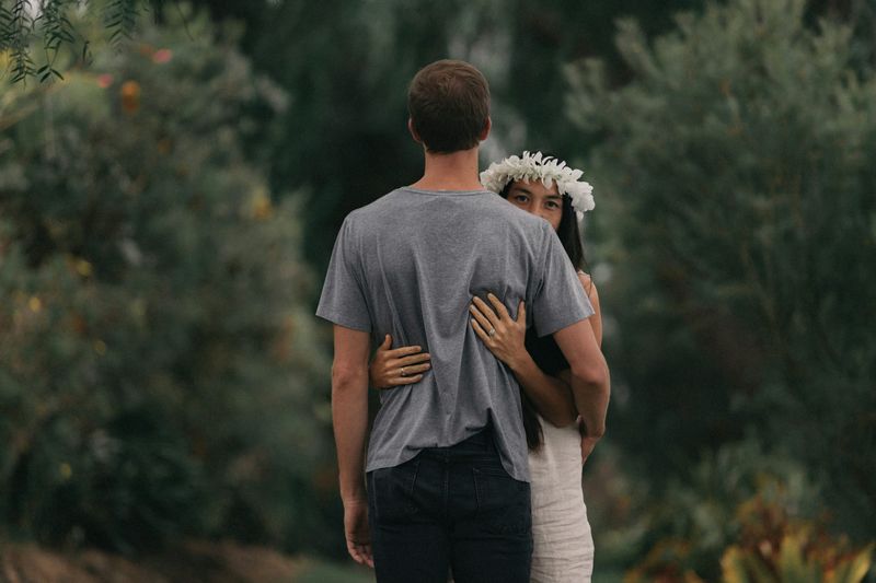 12 Things Women Should Never Give a Man—No Matter the Stage of the Relationship