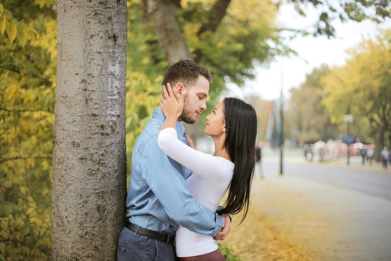 8 Ways to Stop Being Clingy in Your Relationship