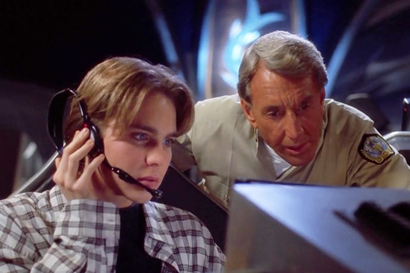 10 Underrated Sci-Fi TV Shows From the 90s That Are Worth Rewatching