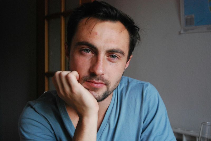 10 Psychological Tricks That Make People Listen to You