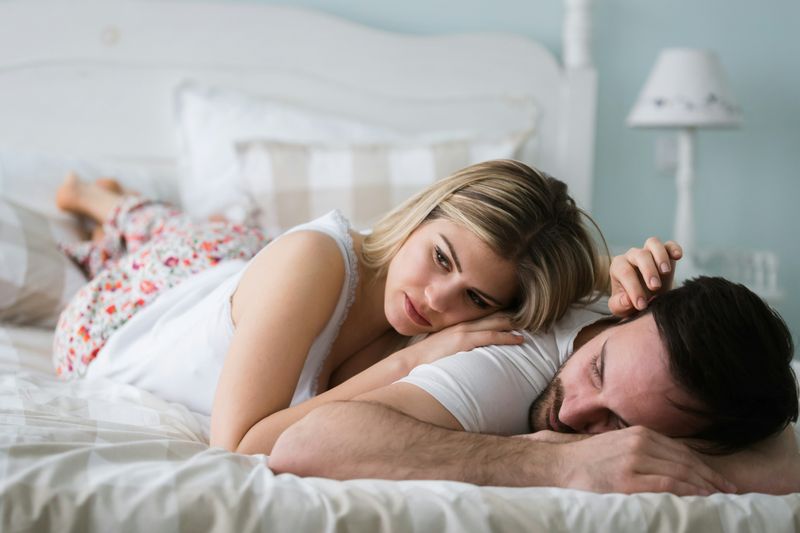 10 Ways Narcissists React When They Lose Control