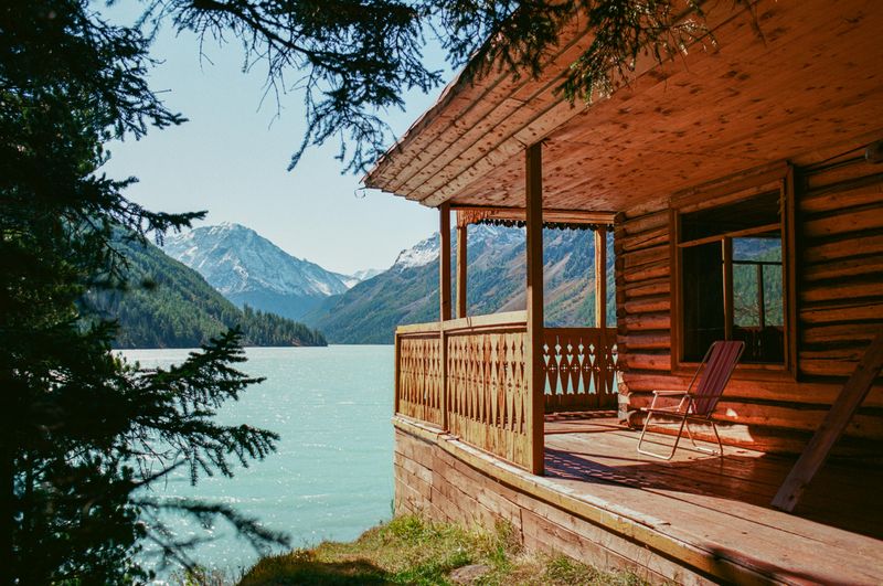 Lakeside Cabin Getaways