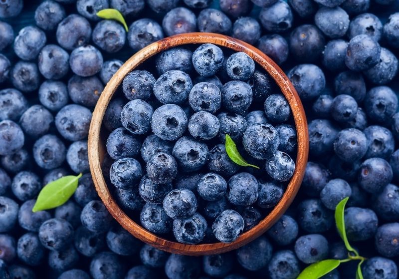 Dark Berries: Antioxidant Gems for Hormonal Protection