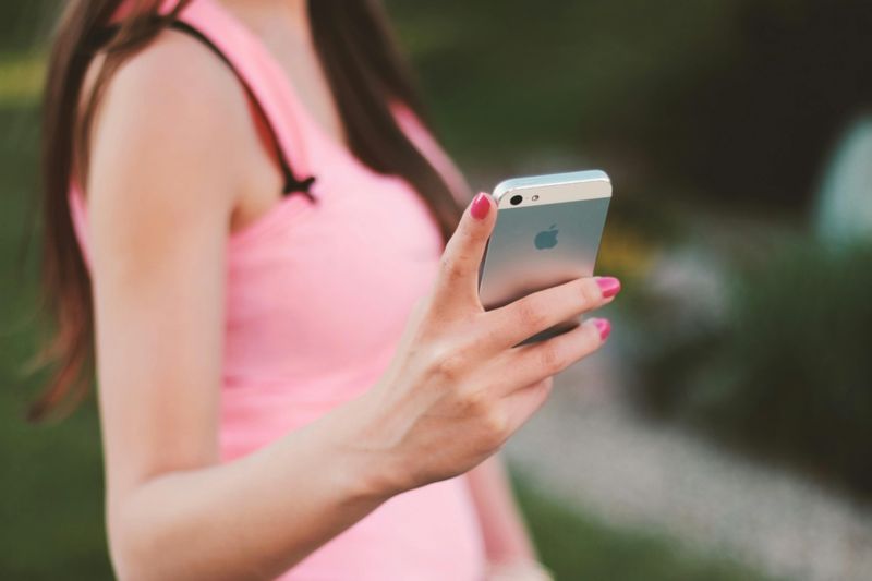 Social Media Creates Artificial Connections