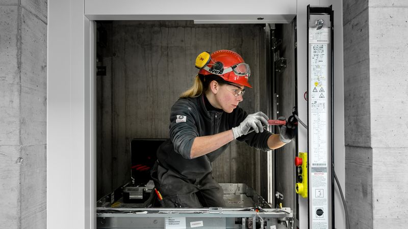 Elevator Mechanic