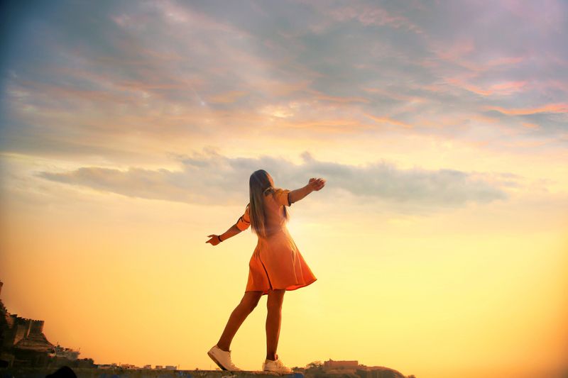 20 Reasons Emotionally Intelligent Women Don't Chase Love