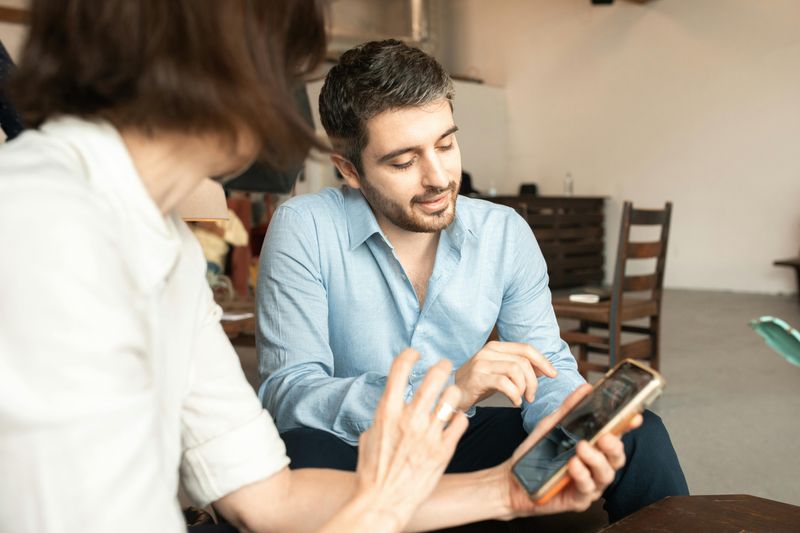 Multitasking During Conversations