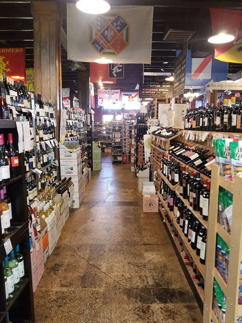 Cozy Aisles With a Taste of Italy