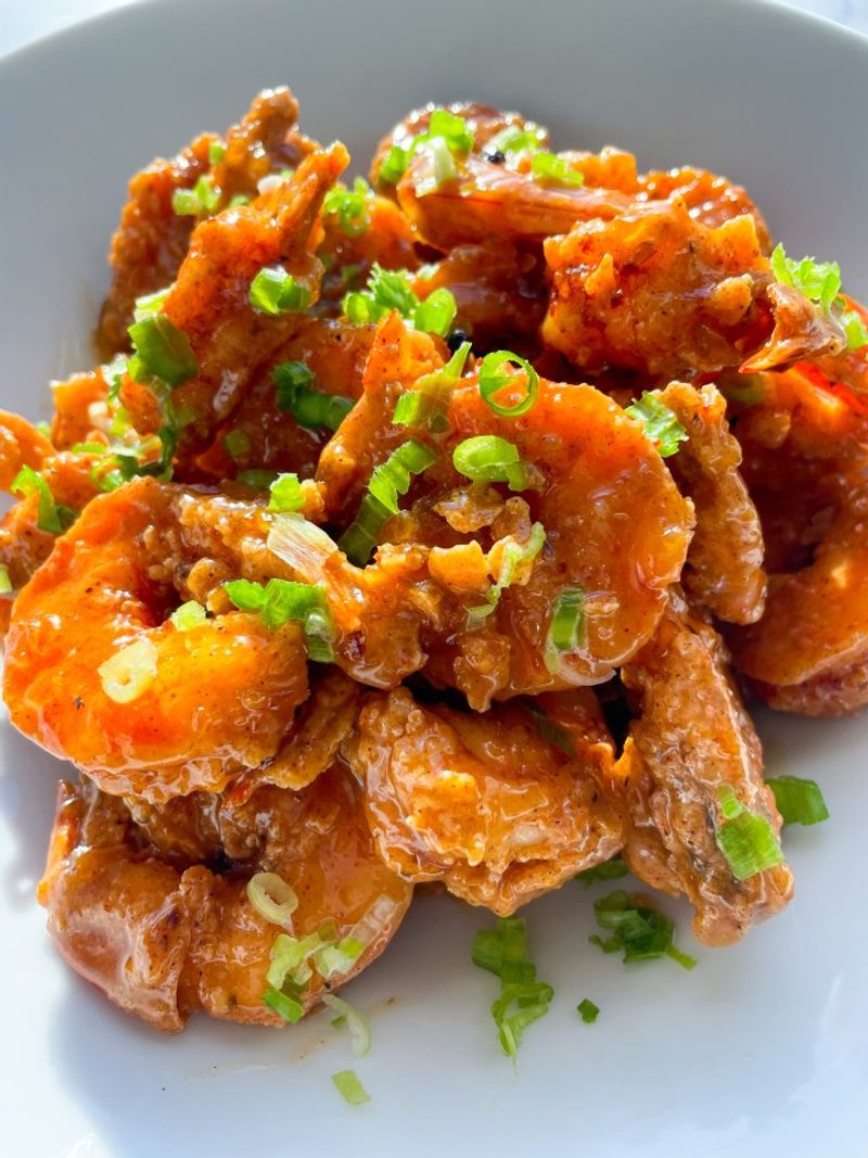 Strong cooking fumes (chili, heavy frying)