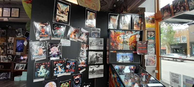 Free Pinball in the Middle of the Shopping