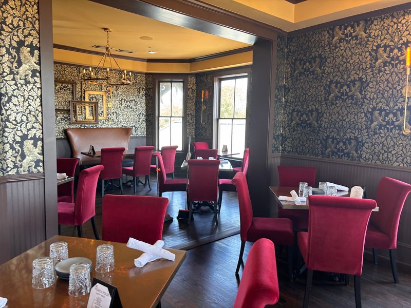 Rooms Restored for Open, Cozy Dining