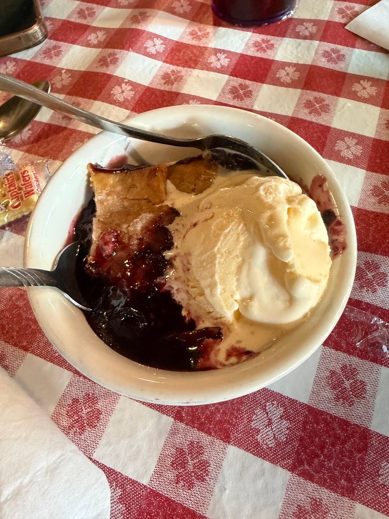 Cobbler, Banana Pudding, and the Pie Lady