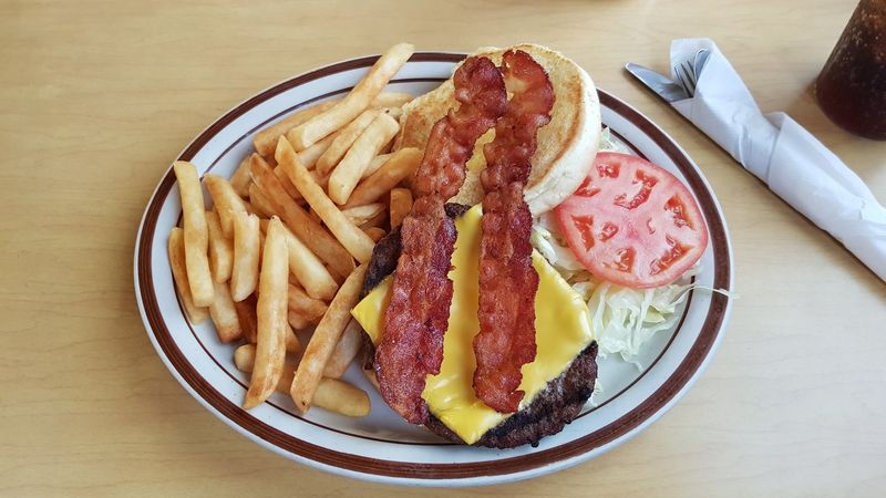 Lunch Plates From the Old-School Playbook