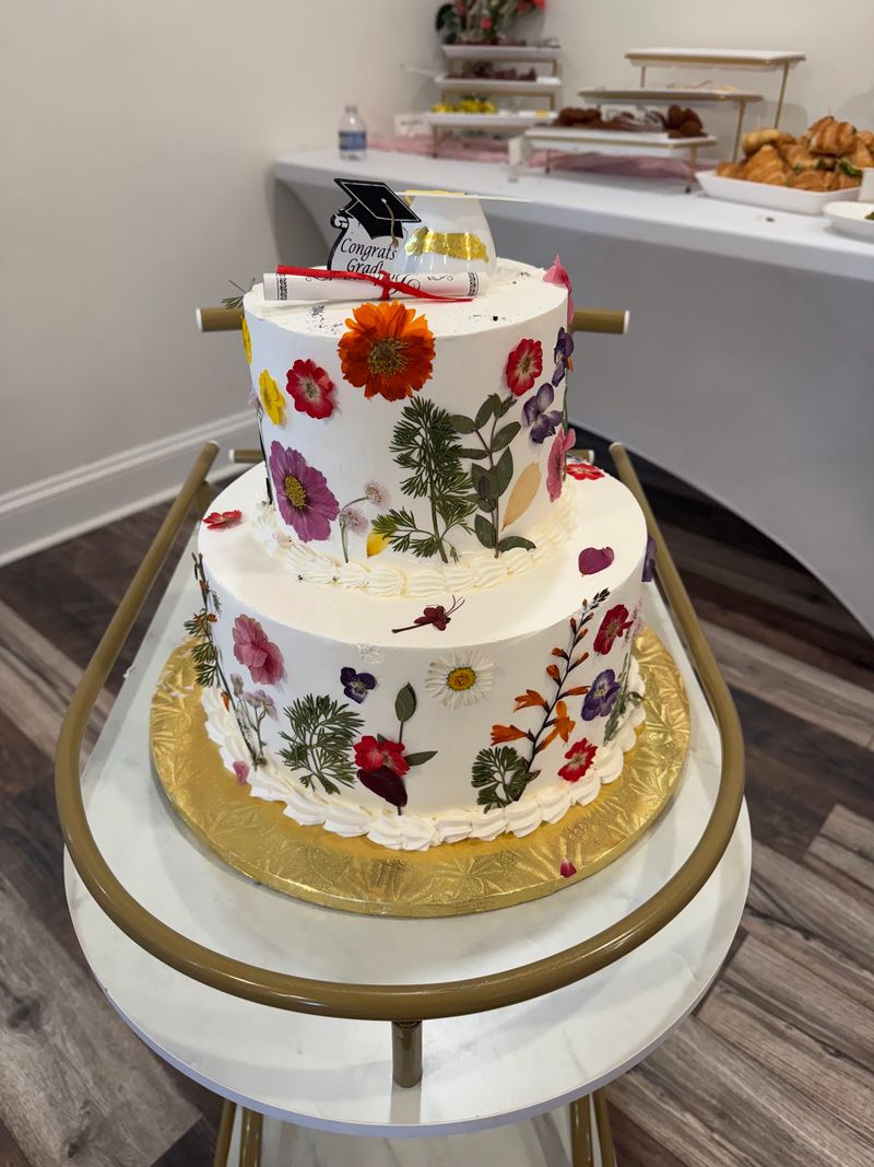 Celebration Cakes for Weddings and Birthdays