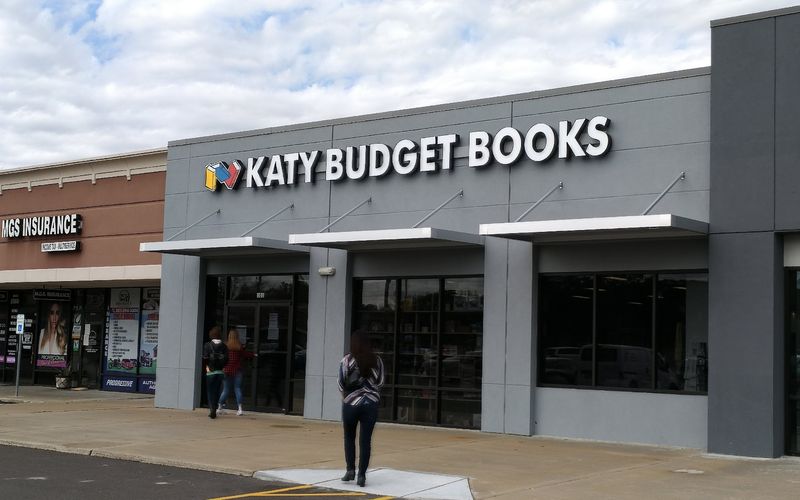 A Strip-Center Storefront on South Mason Road