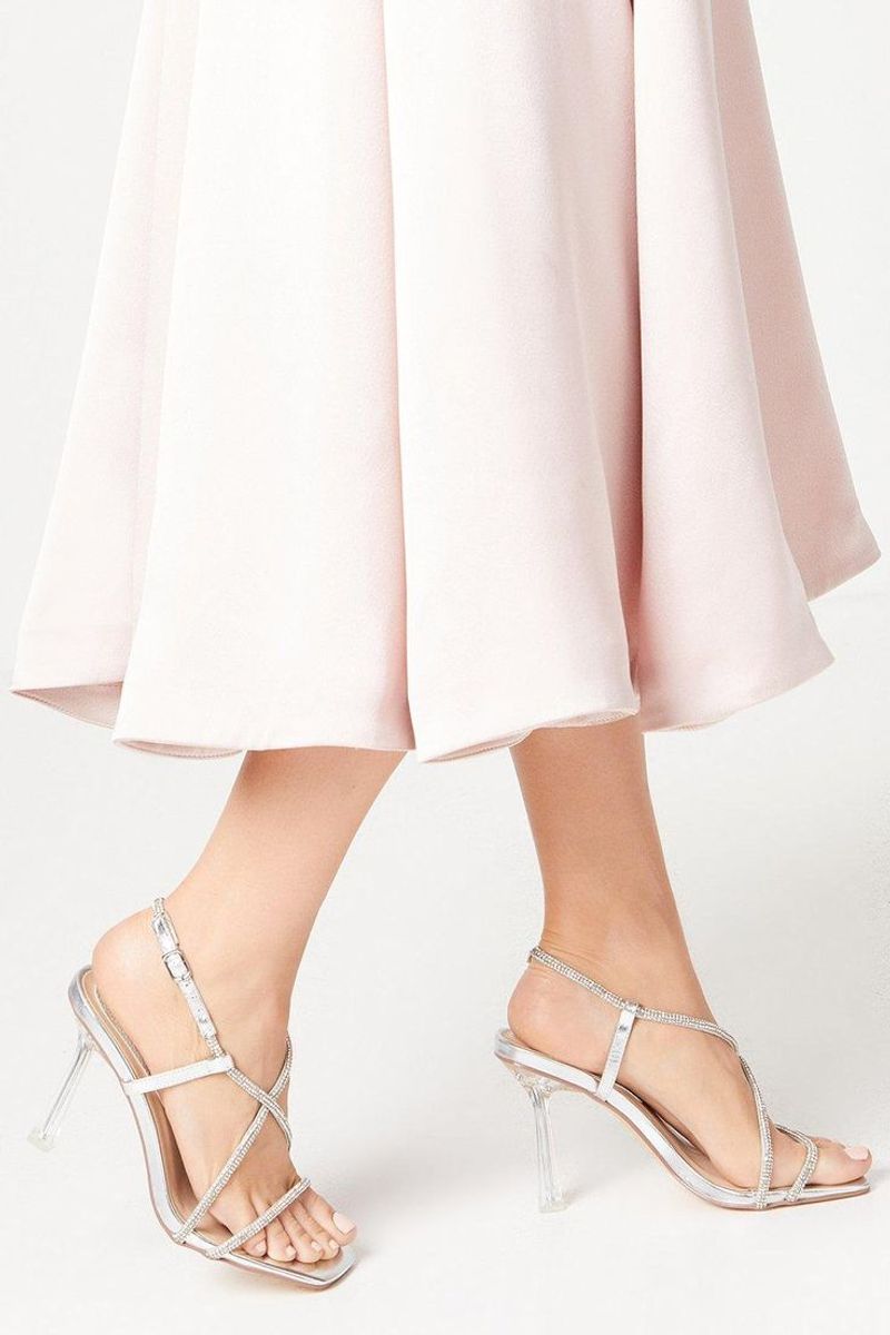 5 Perfect Shoe Colors to Wear with a Rose Gold Dress, from Neutrals to Metallics