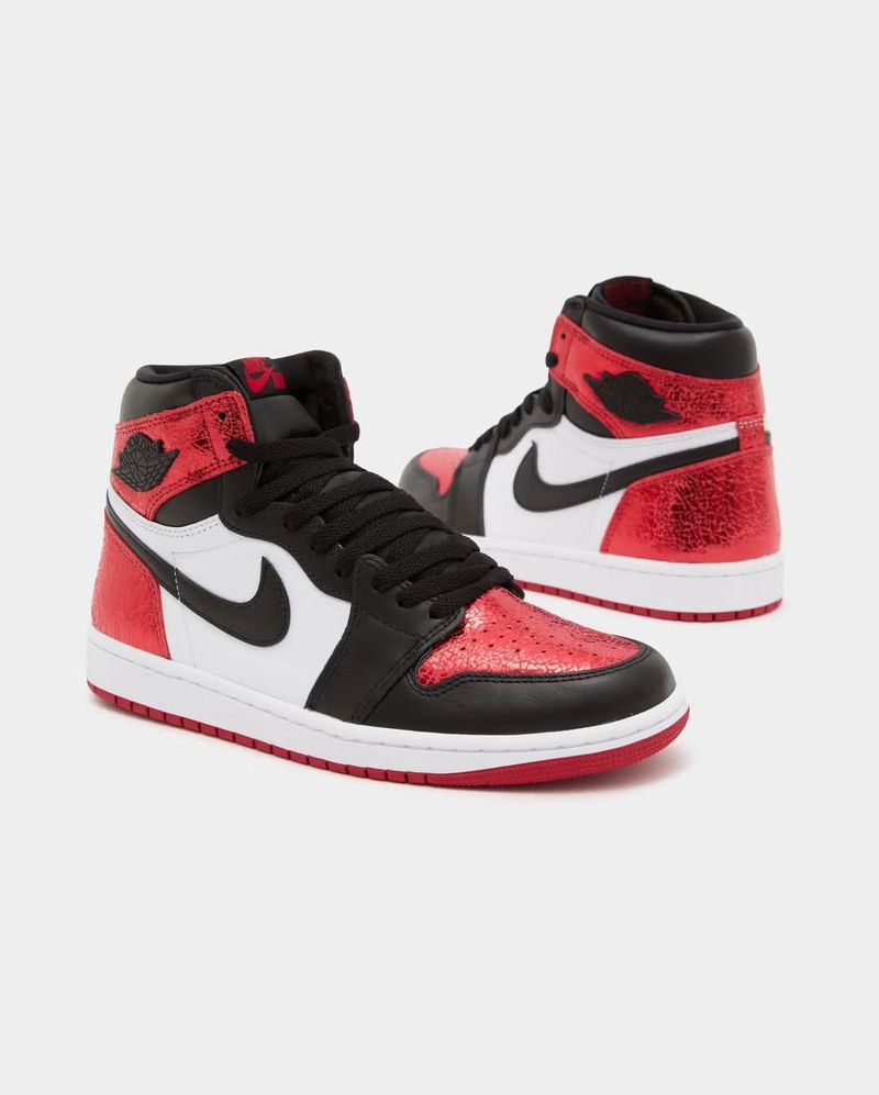 Air Jordan 1 High OG 'Varsity Red'