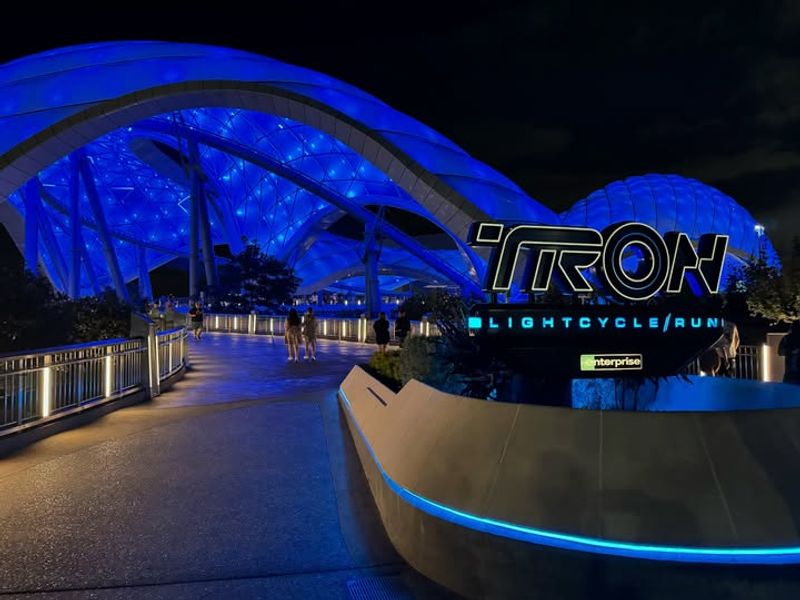 Ride TRON Lightcycle / Run (Magic Kingdom)