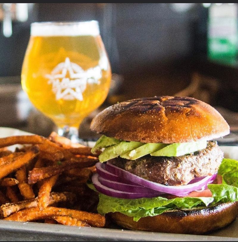 Hollywood Brewery Bar & Grill – Hollywood