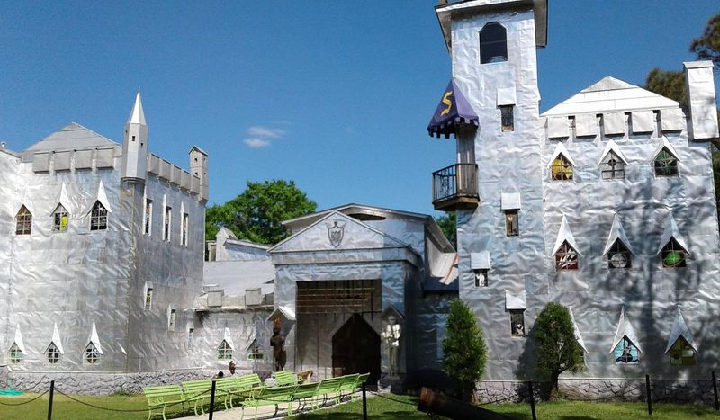 Solomon's Castle – Ona