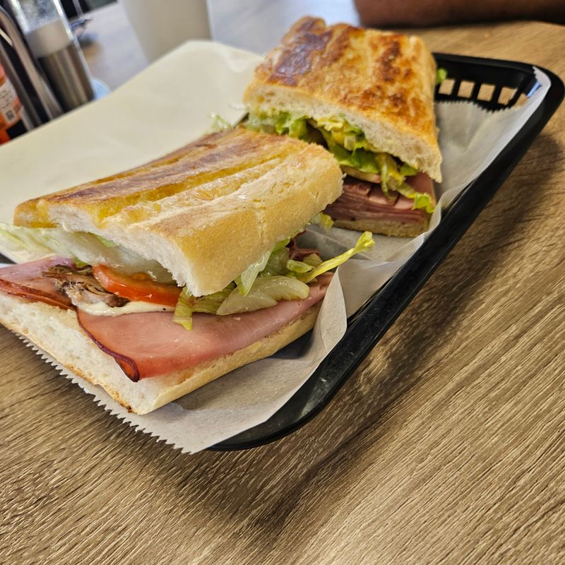 JC's Sandwich Shop (Tampa)