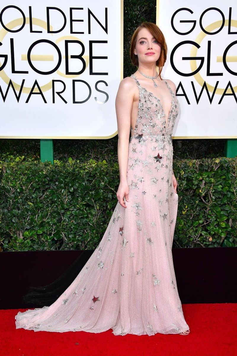 10 Golden Globes Fashion Moments That Changed Hollywood – These Dresses Will Wow You!