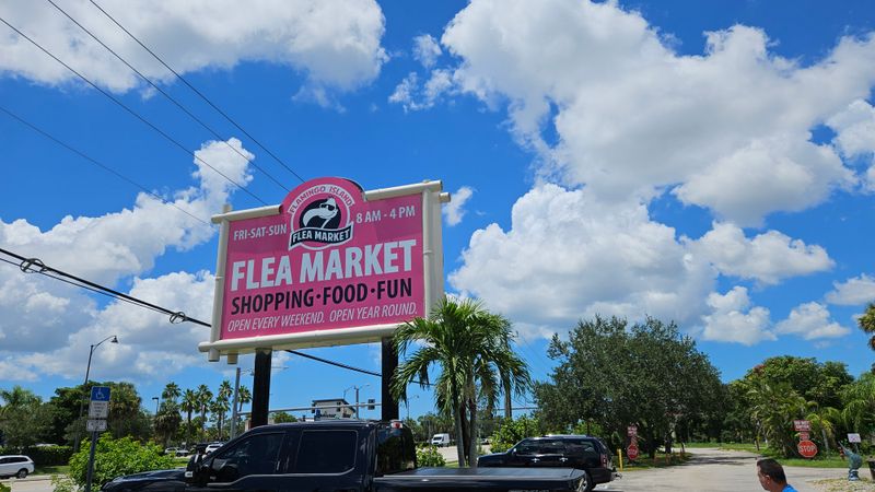Flamingo Island Flea Market – Bonita Springs