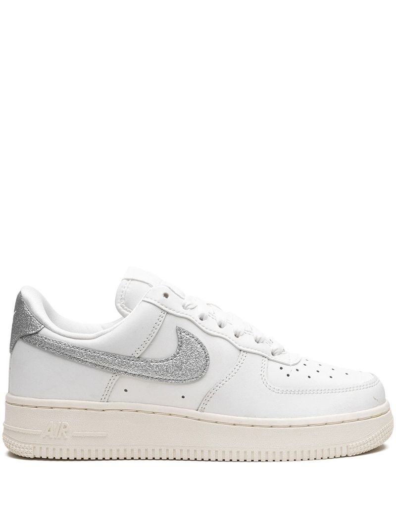 Nike Air Force 1 FlyEase