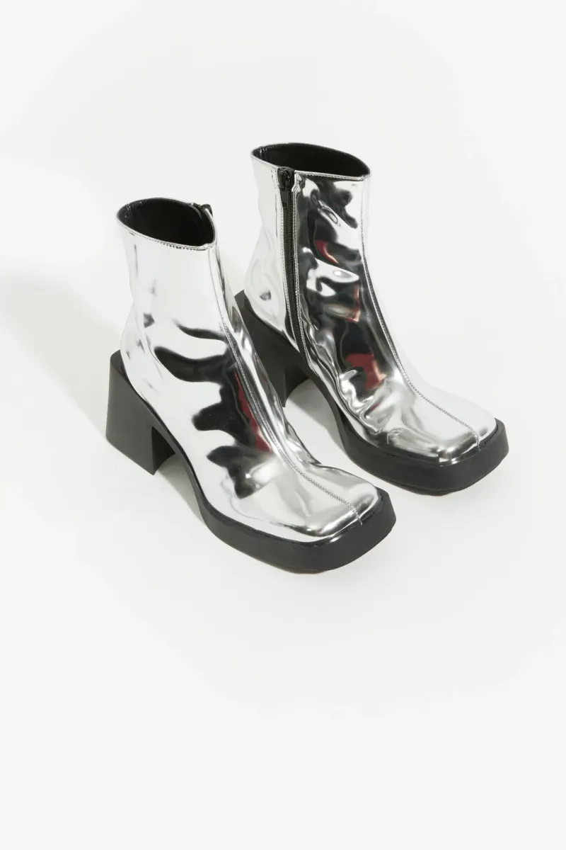 Justine Clenquet Silver Milla Boots
