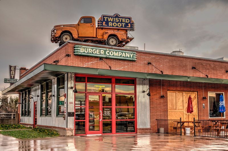 Twisted Root Burger Co., Dallas