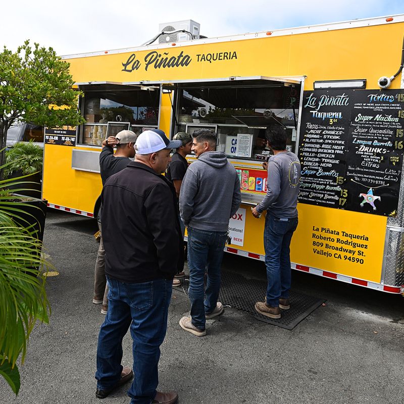 La Piñata Taqueria