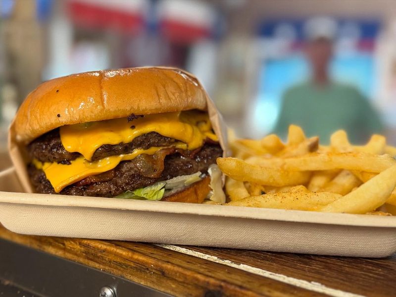 Top of the Hill-Greasy Burgers, Bryan