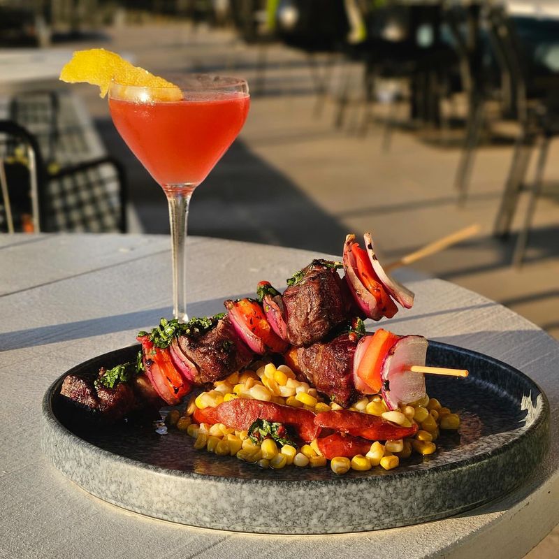 Palette Bar & Grill