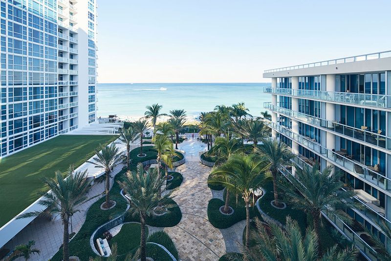 Carillon Miami Wellness Resort — Miami Beach, FL
