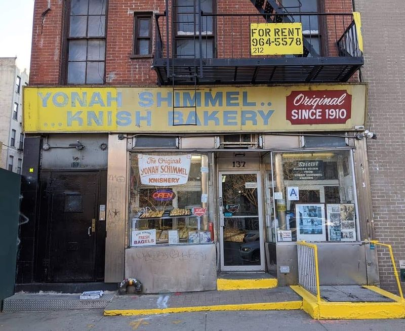 Yonah Schimmel's Knish Bakery