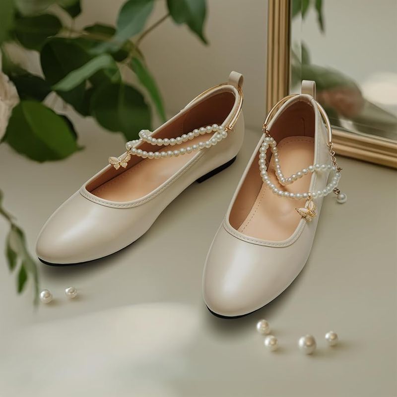 Dainty Pearl Flats