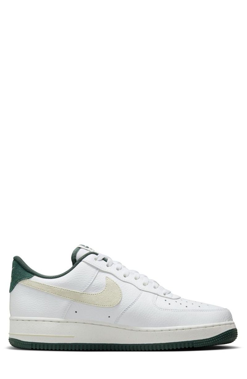 Nike Air Force 1 '07 LV8