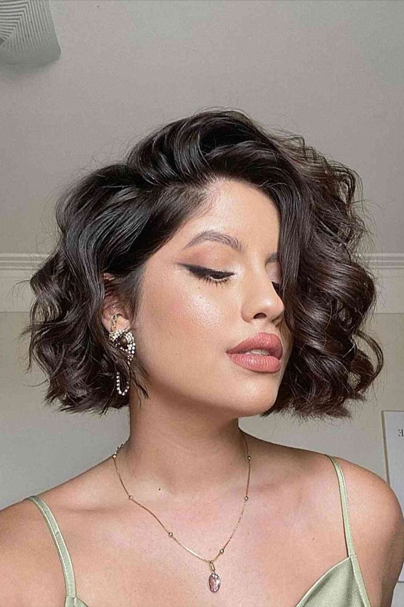 Wavy Jaw-Length Bob