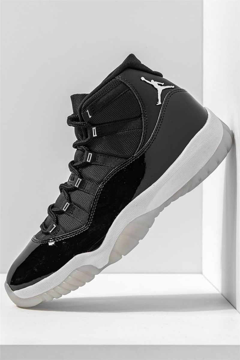 Air Jordan 11 '72-10'