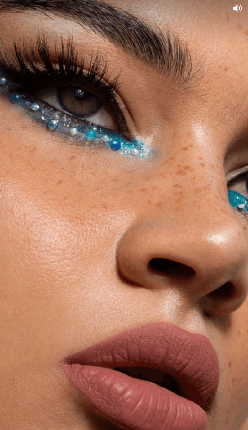 10 Insane Makeup Trends You Won't Believe EVER Made It to the Spotlight