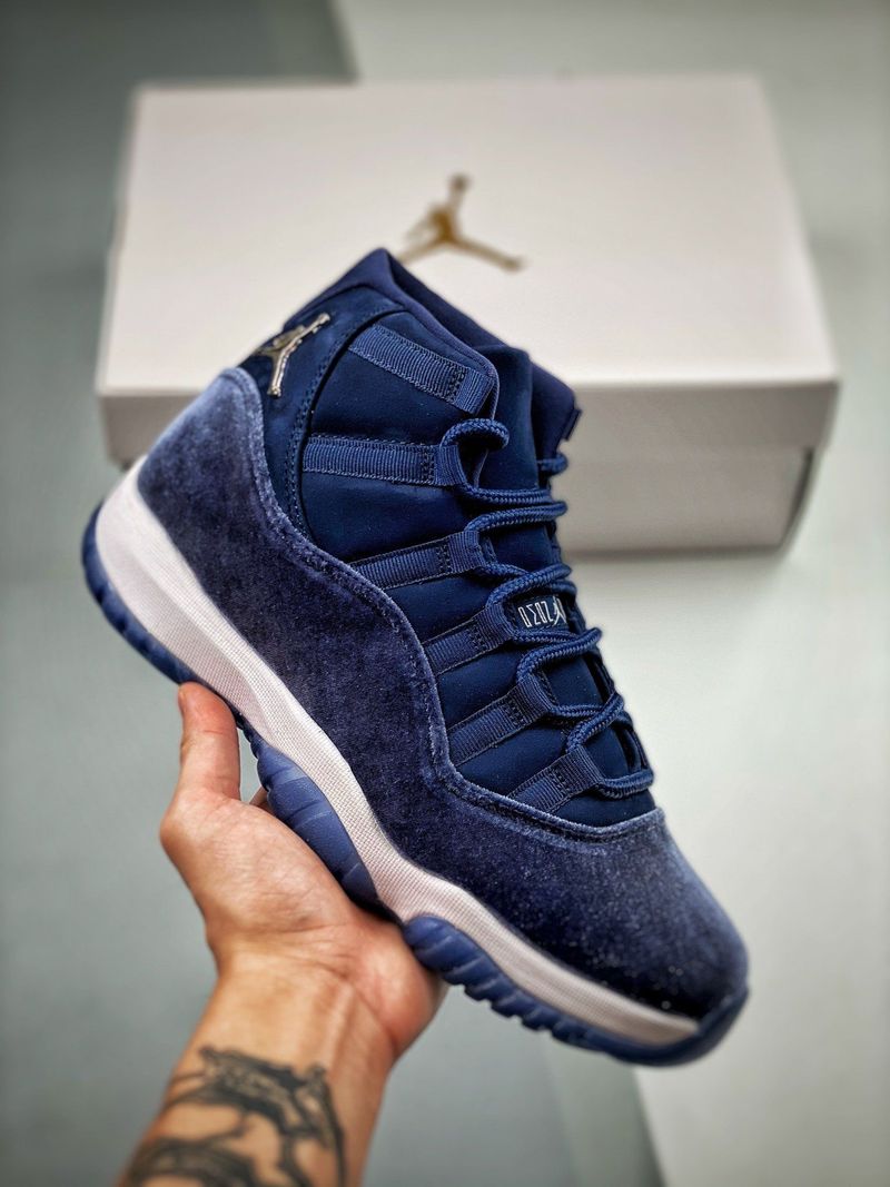 Air Jordan 11 'Navy Velvet'