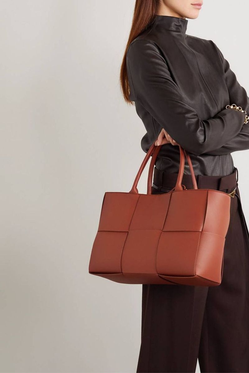 Chic and Functional Top 10 Work Bags Every Woman Needs