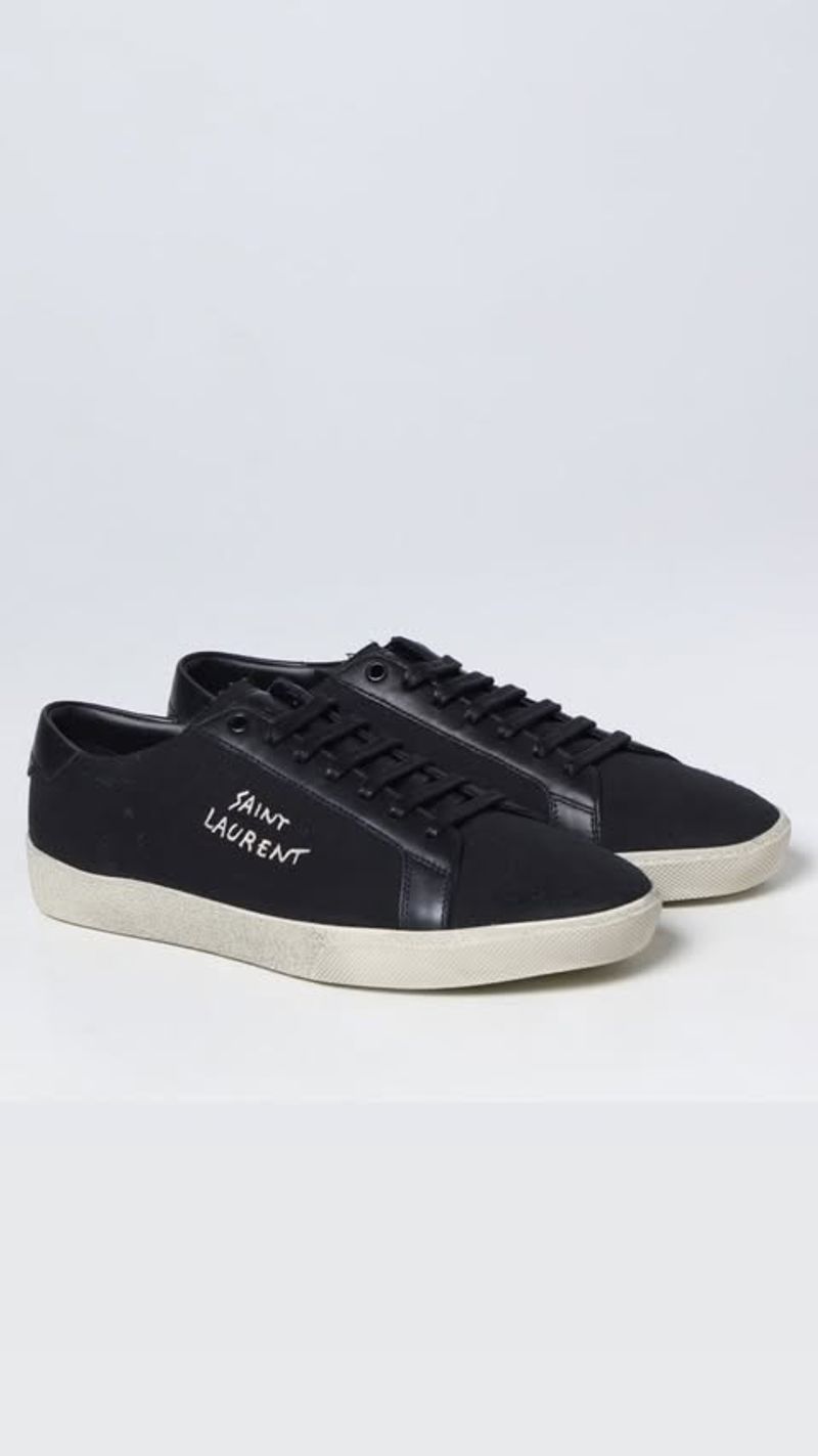 Yves Saint Laurent Court Classic SL/06