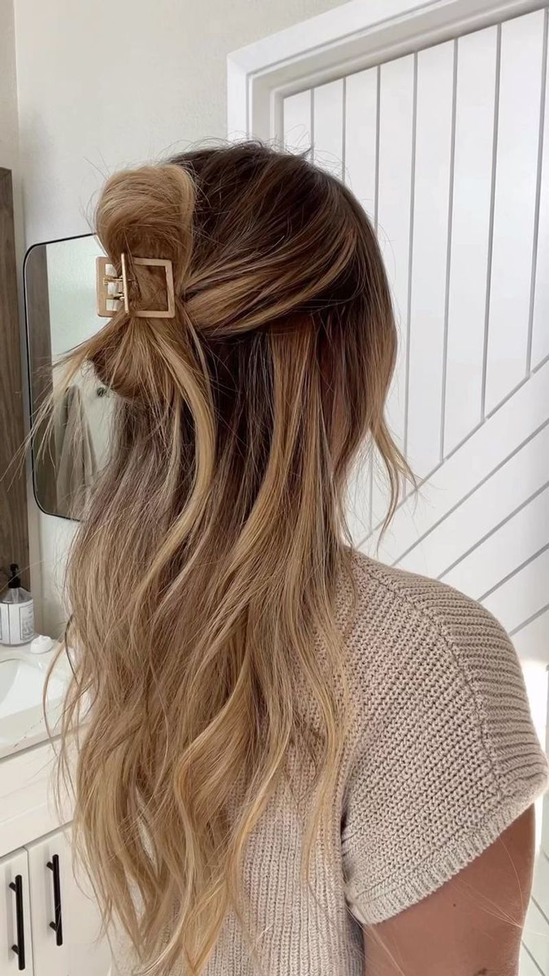 10 Chic Claw Clip Hairstyles to Take Your Look Up a Notch