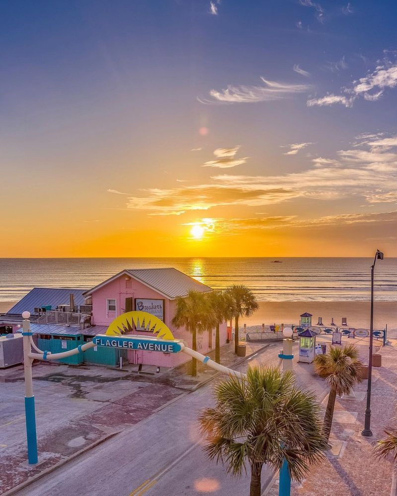 New Smyrna Beach (1 hr 10 min)