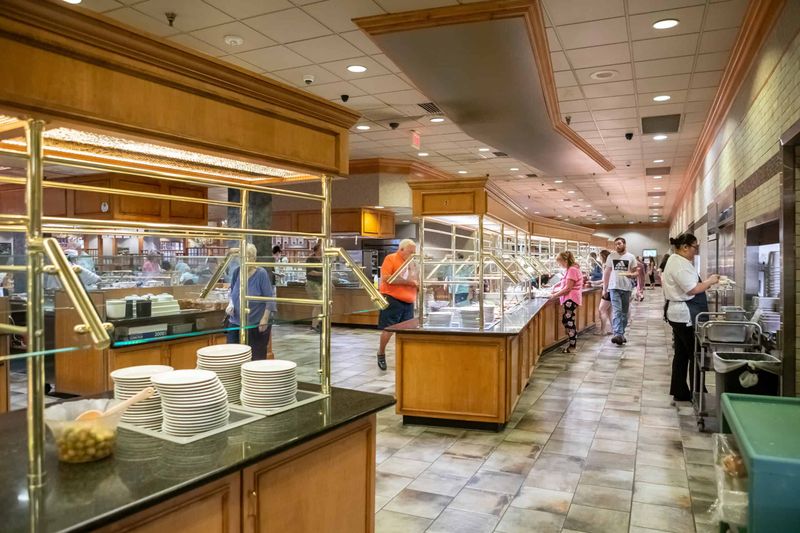 Shady Maple Smorgasbord in East Earl