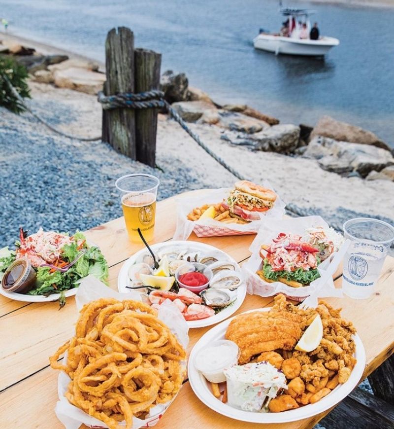 Sesuit Harbor Cafe, Dennis