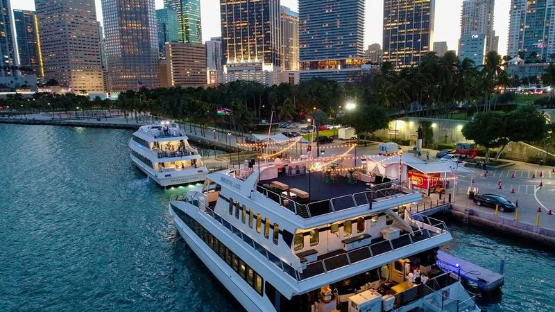 Biscayne Bay Dinner & Fireworks Cruise