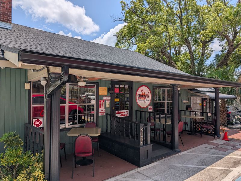 Tony's Clam Chowder Seafood Restaurant – Mt. Dora, FL